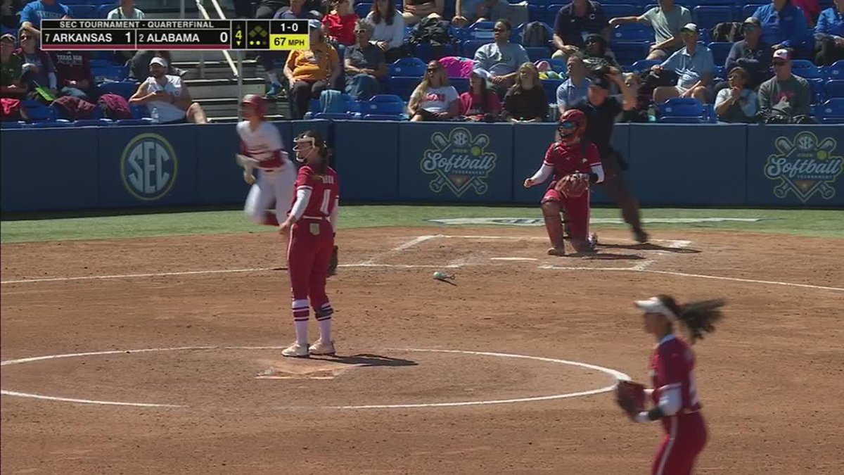 Vandagriff solo shot ties it up‼️ 📺 SEC Network | #Team30 #RollTide