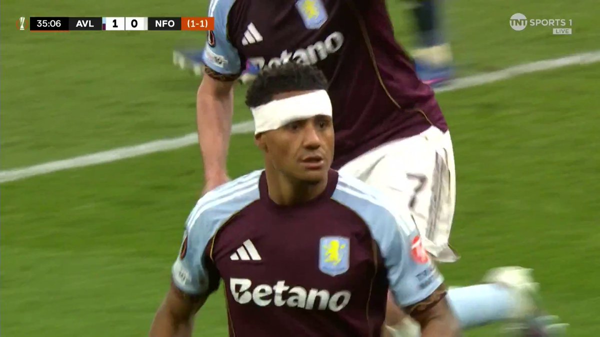 Emi Buendía that is so, so good. VILLA PARK IS SO F*CKING LOUD. WOW.