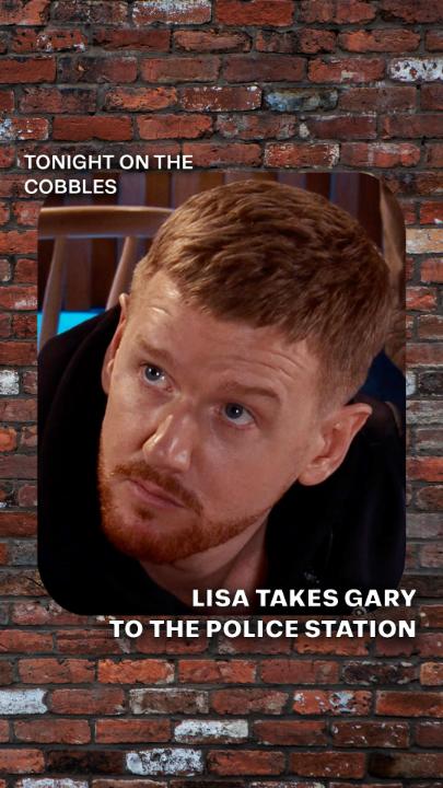 Is Lisa after the right person? 🤔 #Corrie