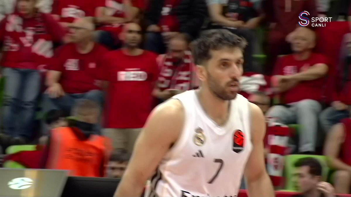 🚨 REAL MADRİD, FİNAL FOUR BİLETİNİ KAPTI! Real Madrid, Hapoel Tel Aviv'i 87-81 mağlup ederek EuroLeague play-off serisinde durumu 3-1'e getirdi ve Final Four biletini alan ikinci takım oldu.