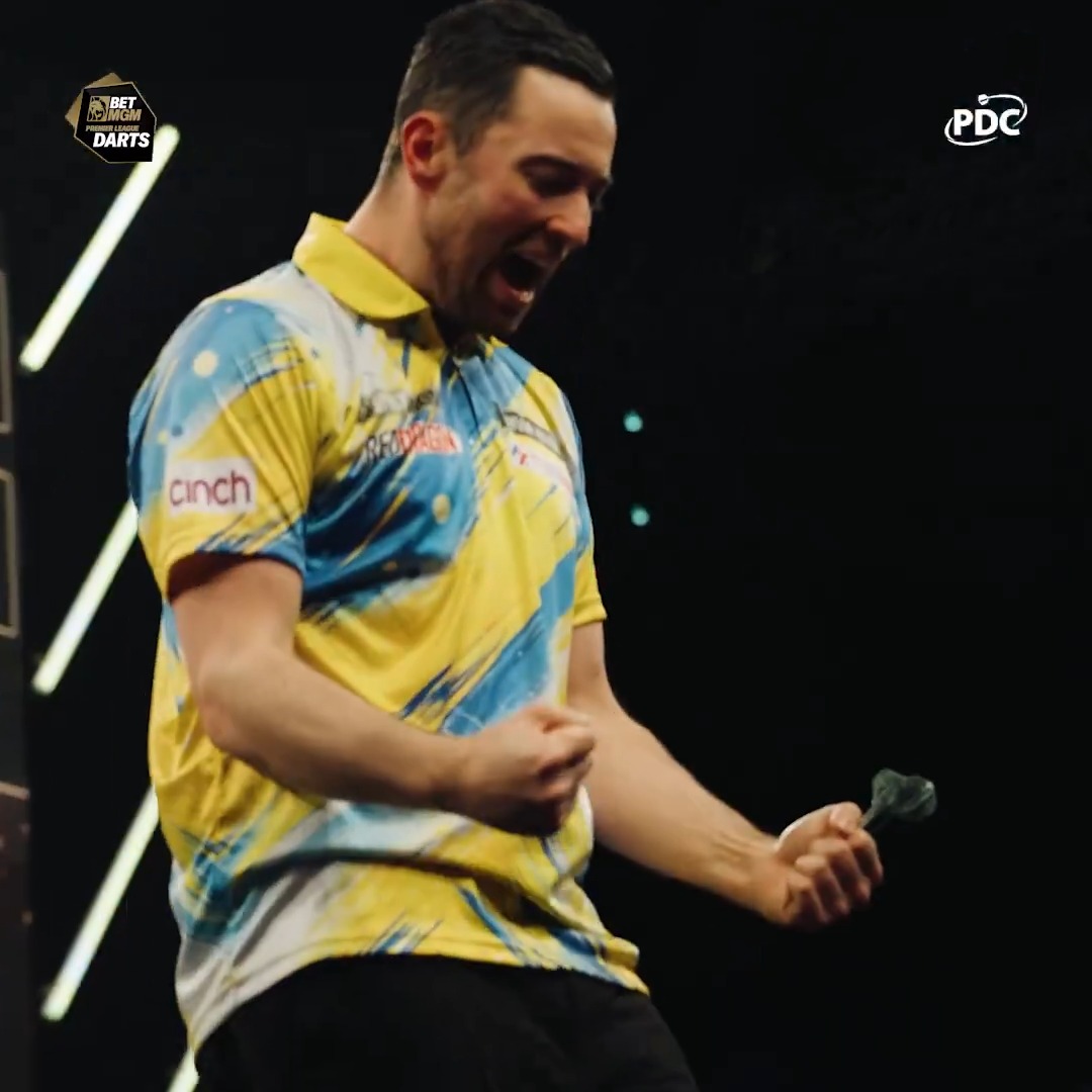 Luke Humphries is still marching on in Leeds! 🥁 #PLDarts | Luke Humphries MBE