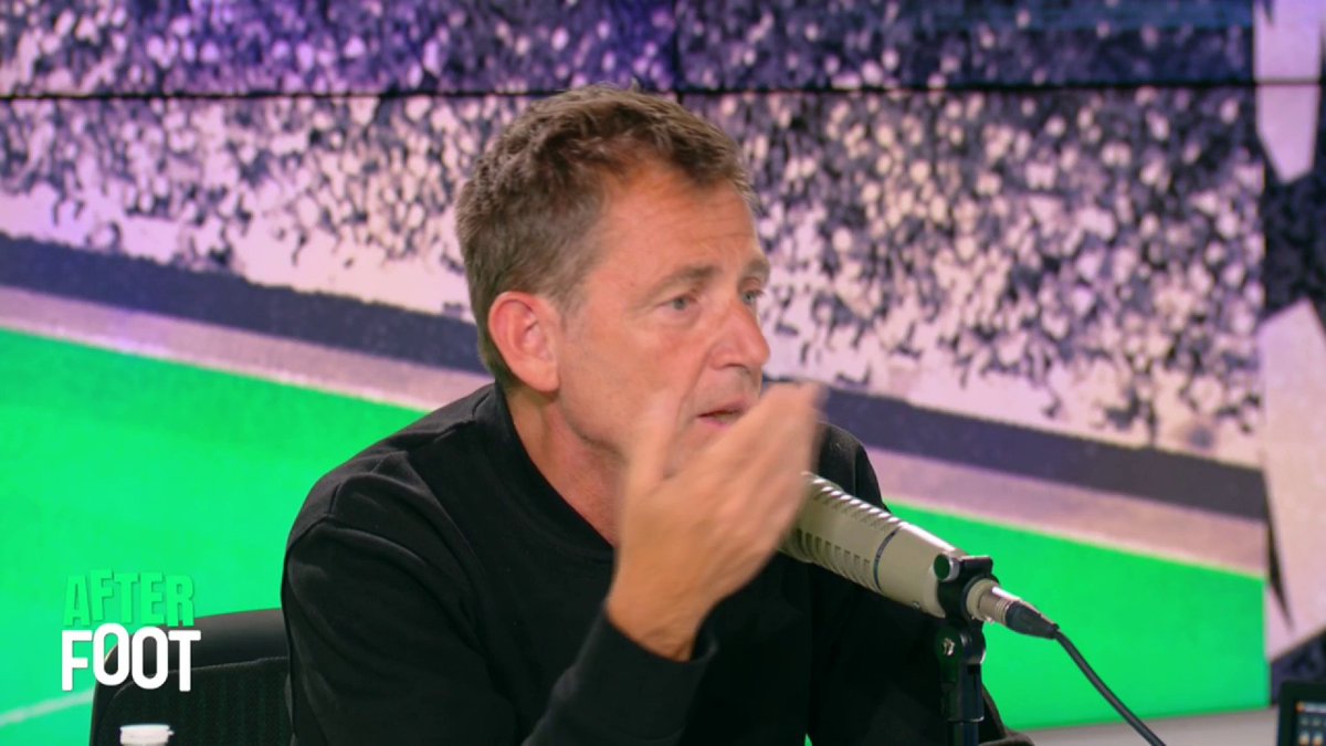 🗣💬 Daniel Riolo sur l'altercation Valverde-Tchouaméni au Real Madrid : "Les épisodes sont nombreux. Les joueurs qui ont fait virer Xabi Alonso, l'attitude de Vinicius et Bellingham... Ce vestiaire est mort, explosé. Tu dois faire le ménage complet."