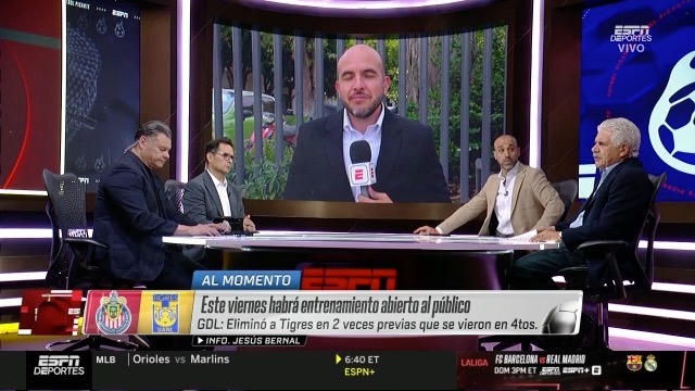 "El domingo empiezan de vacaciones" 😅 La broma del Tuca a los Chivaheramos...😅 ¿Ya piensan en refuerzos en Guadalajara? 👀 Disfruta de Futbol Picante