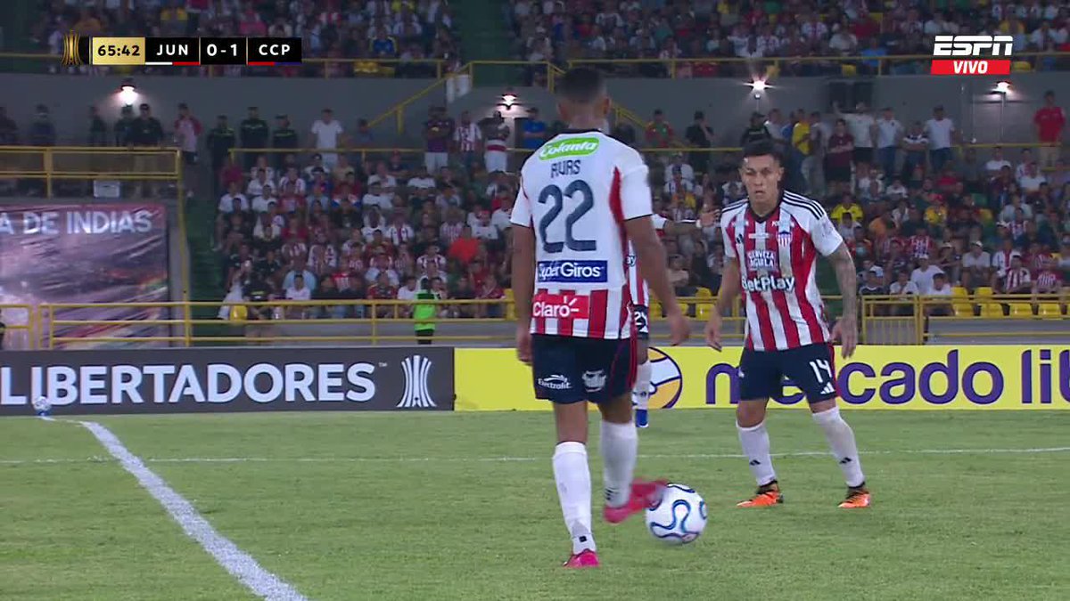 UN HIT QUE SIGUE CRECIENDO EN TODAS LAS CANCHAS DE AMÉRICA: ¡"JUGADORES" SONÓ EN EL ESTADIO DE JUNIOR DE BARRANQUILLA! 📺 Mirá TODA la CONMEBOL #Libertadores por #DisneyPlus Plan Premium