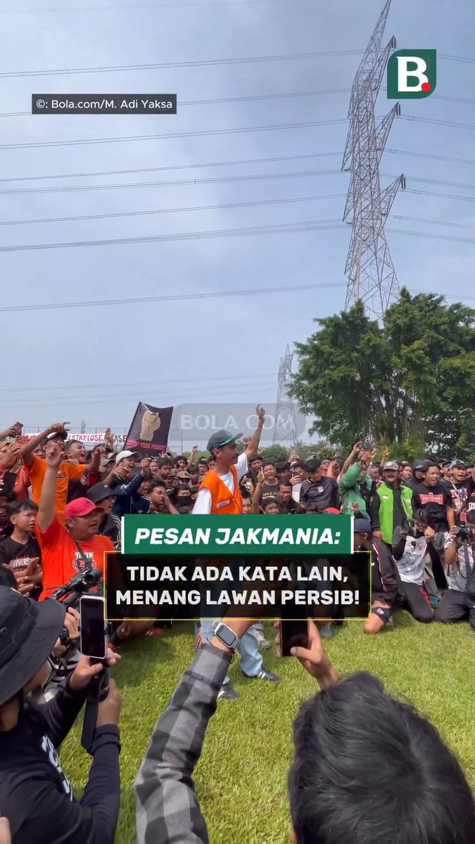 The Jakmania melalui perwakilannya dari Korwil Kebagusan, Ronaldo Marcofan Basten, melakukan orasi di depan skuad Persija Jakarta sebelum menghadapi Persib Bandung. Pesan yang disampaikan tegas: Menang! #bolacomid #blclpt #blcbm #persija #superleague