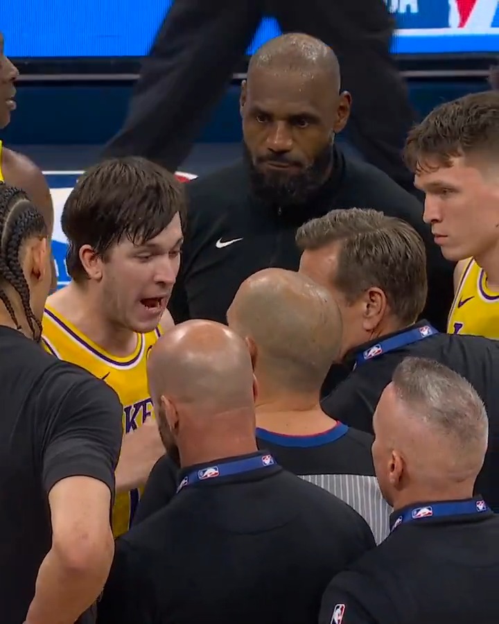 Lakers had a meeting with the refs after Game 2 ๐ณ