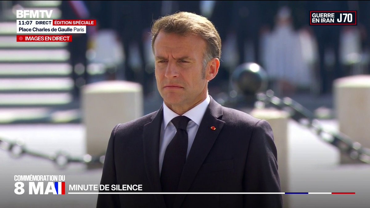 8-Mai: Emmanuel Macron observe une minute de silence devant la tombe du Soldat inconnu