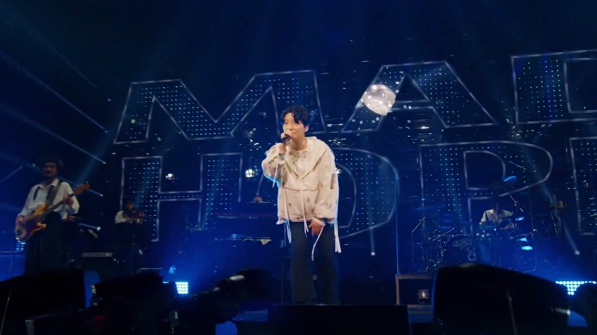 星野源ライブBlu-ray&DVD『Gen Hoshino presents MAD HOPE Japan Tour』発売中! 『MAD HOPE』ツアー本公演の模様を完全収録! さらに、愛知から沖縄まで全公演の裏側に密着したドキュメンタリー映像も🎥 週末もぜひ星野源のライブをお楽しみくださいね! #星野源_MADHOPE