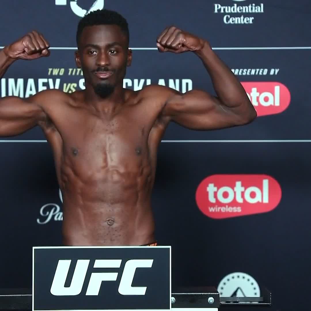 WILLIAM GOMIS VALIDE LA PESÉE ! ✅🇫🇷 65,8 kg ⚖️ #UFC328