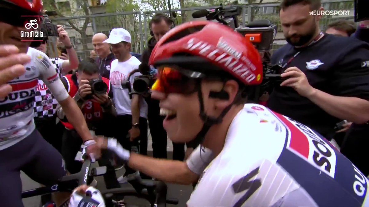 PAUL MAGNIER 🇫🇷 REMPORTE LA 1ÈRE ÉTAPE DU GIRO 2026 ! Suivez le Tour d'Italie en intégralité sur Eurosport et HBO Max #LesRP