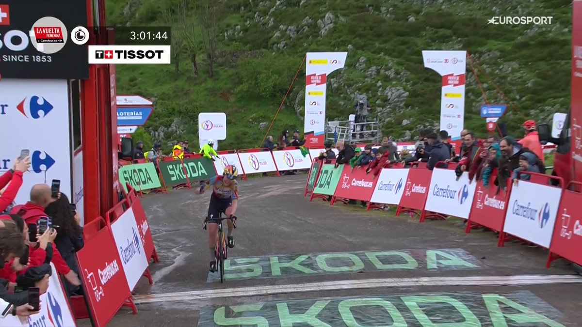 LA CONFIRMACIÓN DE PAULA BLASI 🌟🇪🇸 La española, segunda, demuestra en Les Praeres que ya es una de las mejores ciclistas del mundo y se pone segunda en la general. Victoria para Anna van der Breggen, nueva líder a falta de L'Angliru. #LaVueltaFemenina #LaCasadelCiclismo