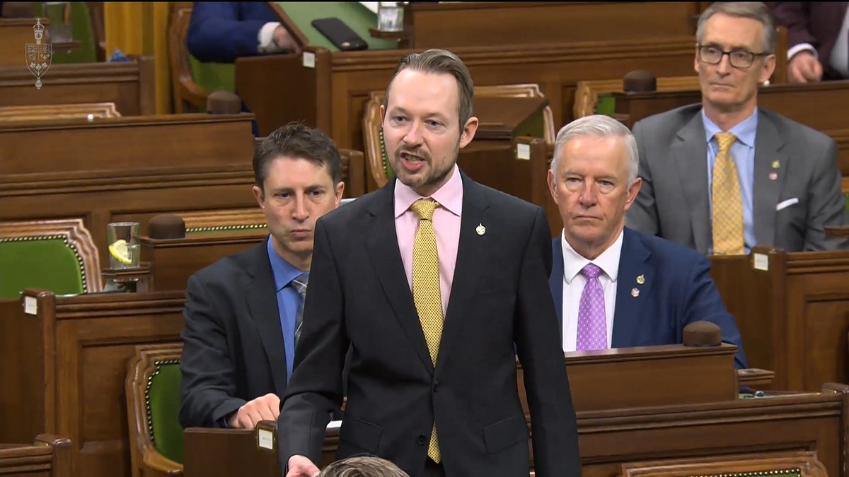 JAW-DROPPING Executives of the Liberals' failed PrescribeIT program PADDED their pockets with BIG BONUSES, while the CEO walked off with $1 MILLION. Meanwhile, Carney's Health Minister watched as $300M tax dollars DISAPPEARED. Liberal insiders get rich. Taxpayers get SCREWED.