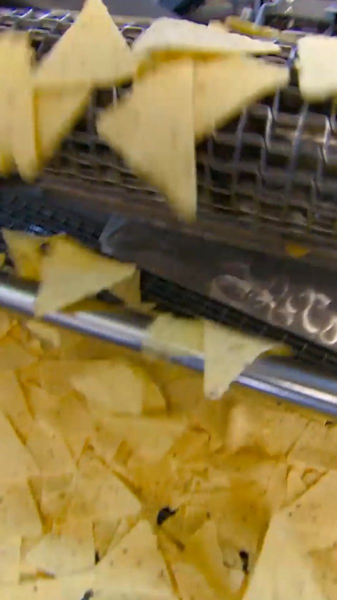 How a tortilla chip gets made! #HowItsMade #tortillachips #chips #guac