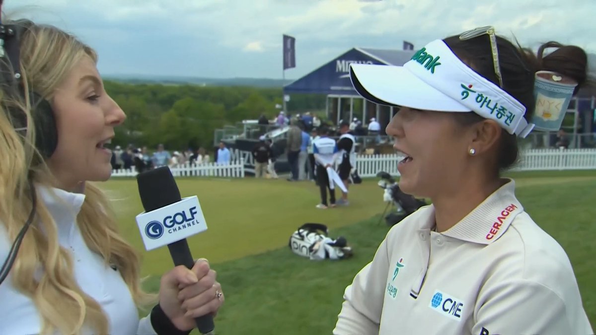 Lydia Ko shares more with Hally Leadbetter on her signature fun claw clips she wears behind her visor ✨ She went with the NYC coffee cup on Friday in New Jersey 🗽