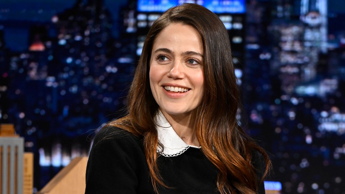 Molly Gordon debuts her song “Julie” that she recorded when she was 11 years old 🤣 #FallonTonight