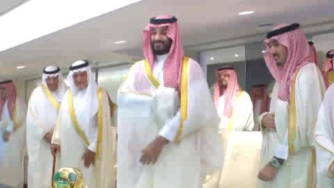 الشعب بك يا سيّد الشعب واثق 💚🇸🇦 #ولي_العهد_يشرف_نهائي_كأس_الملك #أغلى_الكؤوس