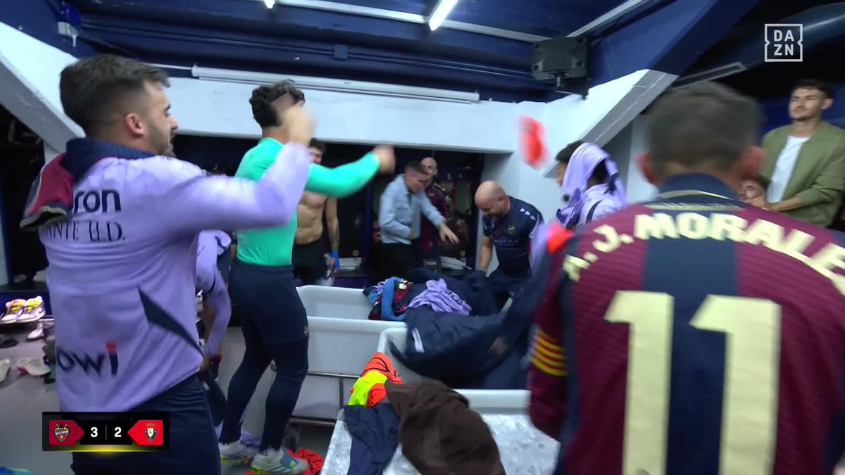 SUENA LA MOROCHA EN EL VESTUARIO DEL LEVANTE 🪩😍 #LALIGAenDAZN ⚽