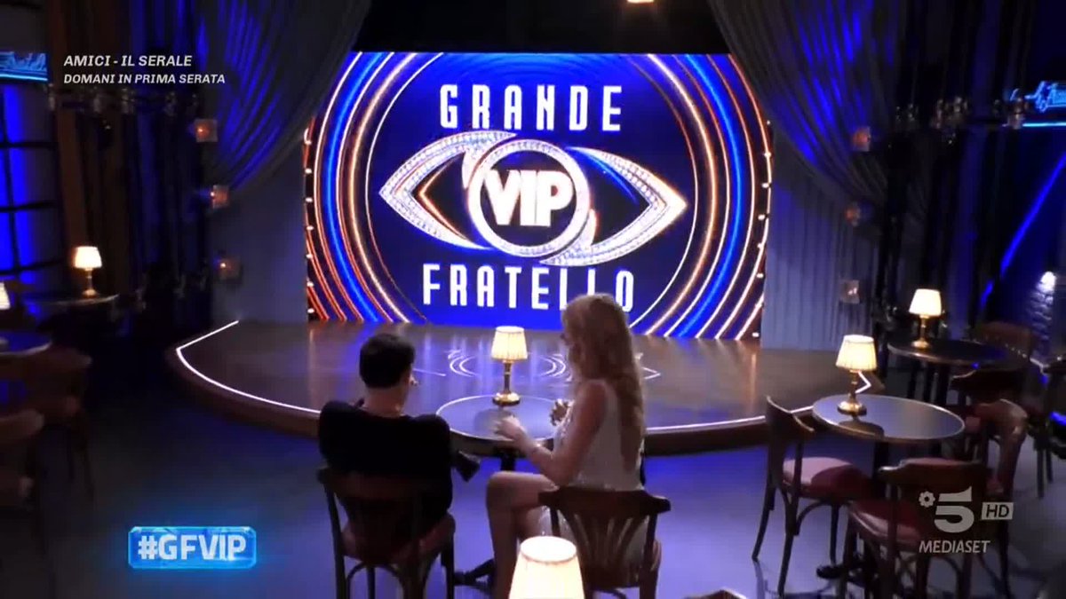 Renato non riesce proprio a nascondere il debole per Adriana 😏 #GFVIP