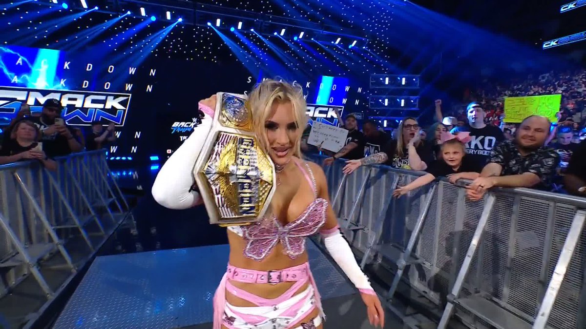 Tiffy RETAINS 🏆 Tiffany Stratton fights off Kayla Klingensmith 💋 and the distraction from GIULIA ＝ ジュリア to retain her title!