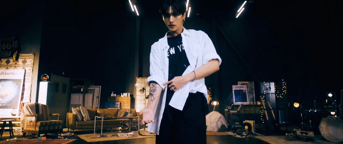 industry plagued with tiktok hits..... everybody releasing songs with empty choruses...... people are yearning for Real music....... he had one chance to deliver and he took it
