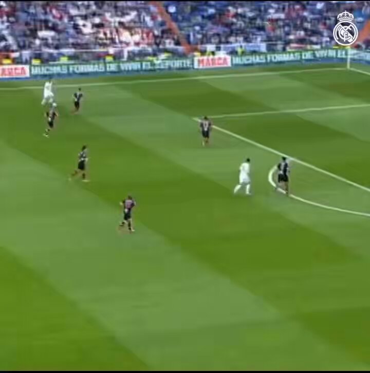 Miren los goles que hacía en el Madrid el Pipita Higuain. Que injusta terminó siendo la historia con él.