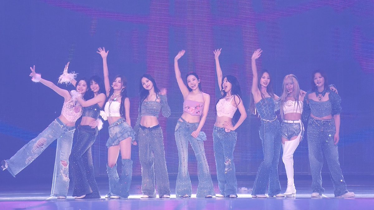 The way you can literally hear their headset mics brushing against their lips whenever they make larger movements 😭 it's honestly insane how stable they are