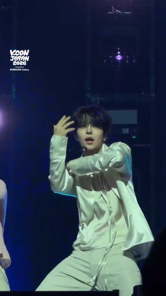 [#KCONJAPAN2026] ARTIST STAGE 💚 DAY 2 #ALPHADRIVEONE ALPHA DRIVE ONE LIVE right now 🎤 Real-time moments. Unforgettable energy! LIVE right now 🎤 リアルタイムの瞬間。忘れられない熱気をそのまま！ 📍Makuhari Messe Event Hall 📅 Timetable: - KCON JAPAN 2026 MAY 8-10 Makuhari Messe Let's #KCON