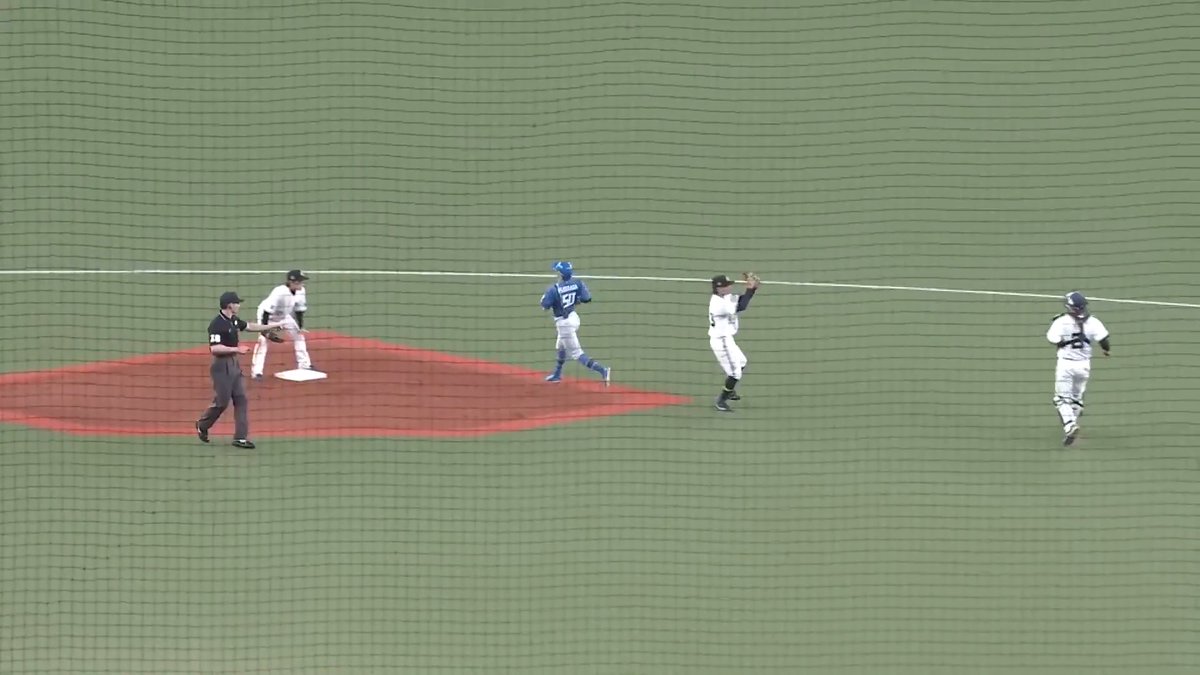 オリックス 山田修義 投手のナイス牽制‼️ 五十幡亮汰 選手とオリックス内野陣で鬼ごっこ開始👀 👇スマホ・テレビで試合観戦！
