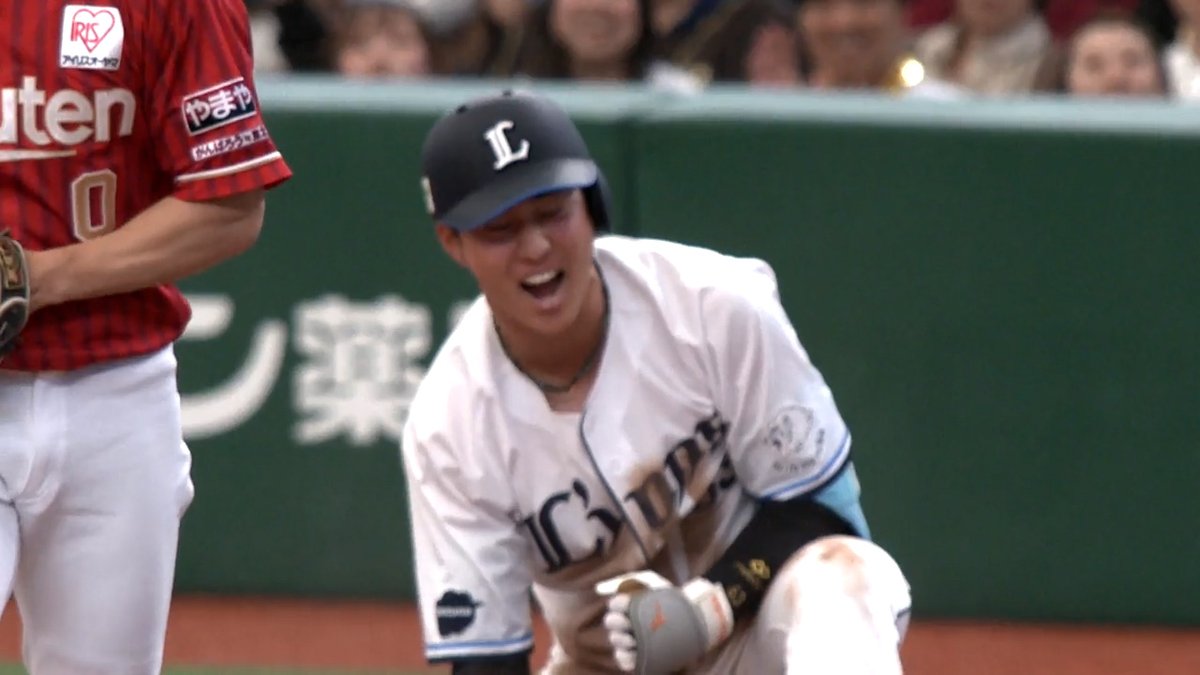 前日に続く大仕事🙌 #長谷川信哉 1点を追う大事な場面で三塁前へ絶妙バント✨ 執念のヘッスラが決まり渾身のガッツポーズを決めて見せた🔥🔥 #seibulions #ベースボールLIVE で配信中[初月無料]