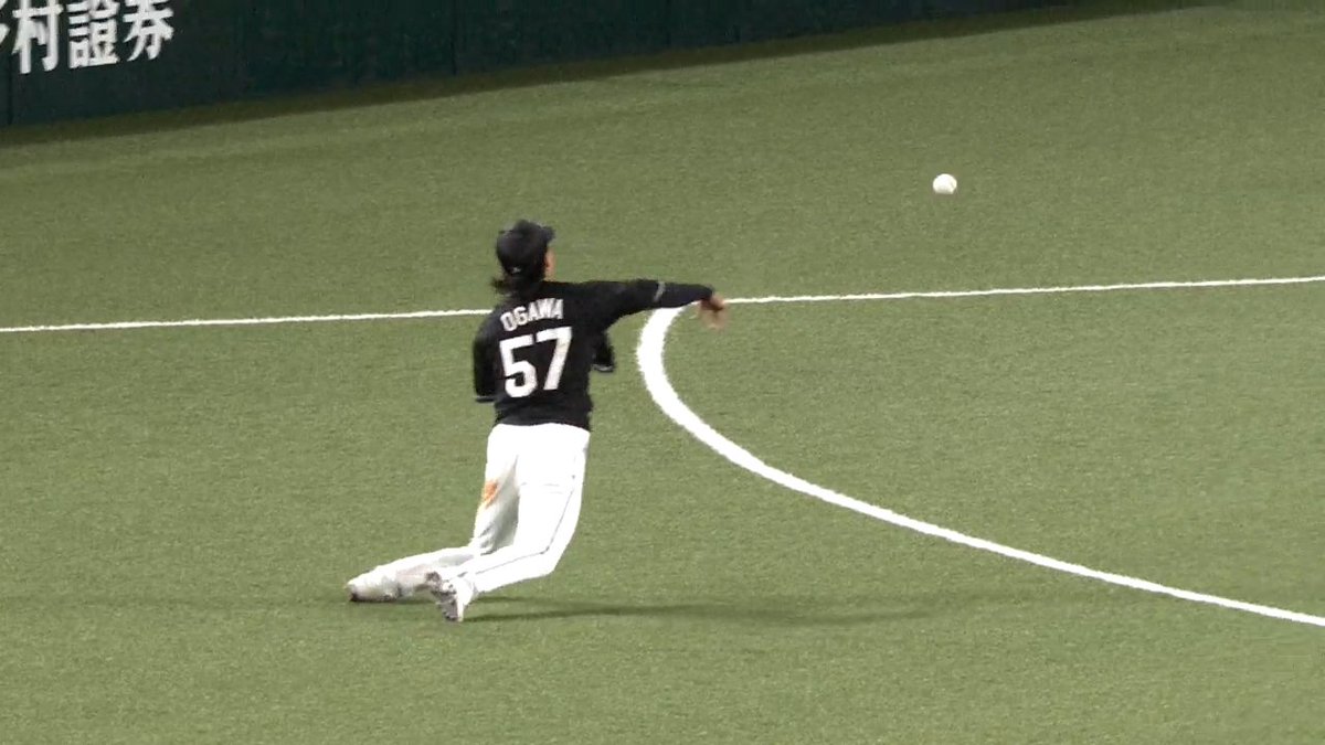 #小川龍成 超絶ファインプレー👀 #周東佑京 の高速ヘッスラも間に合わず💨 #chibalotte #ベースボールLIVE で配信中[初月無料]