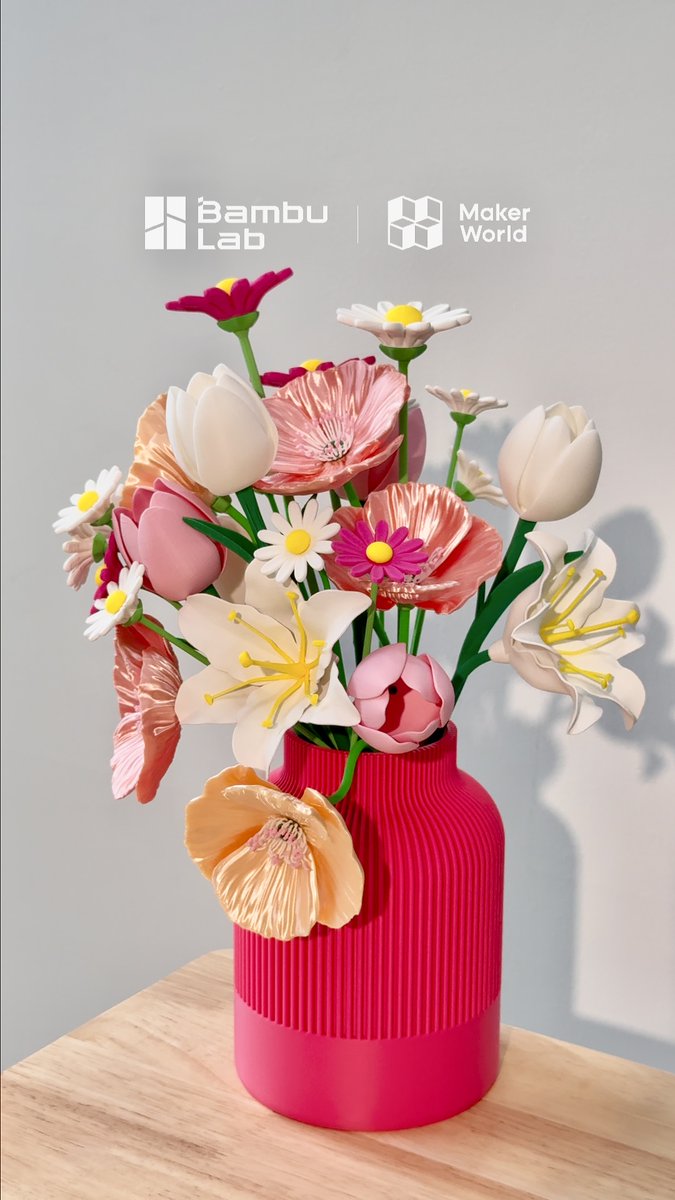 1 day to go: A gift that never fades. 🌸 Forget the grocery store flowers. This year, print something as unique as she is. 💚