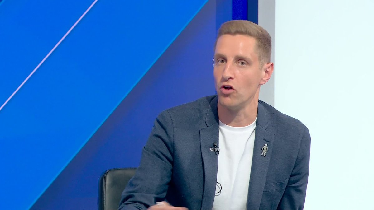 "Those players are onboard with Michael Carrick" 💪 Michael Dawson and Paul Merson on whether Carrick deserves the Man Utd job 🔴