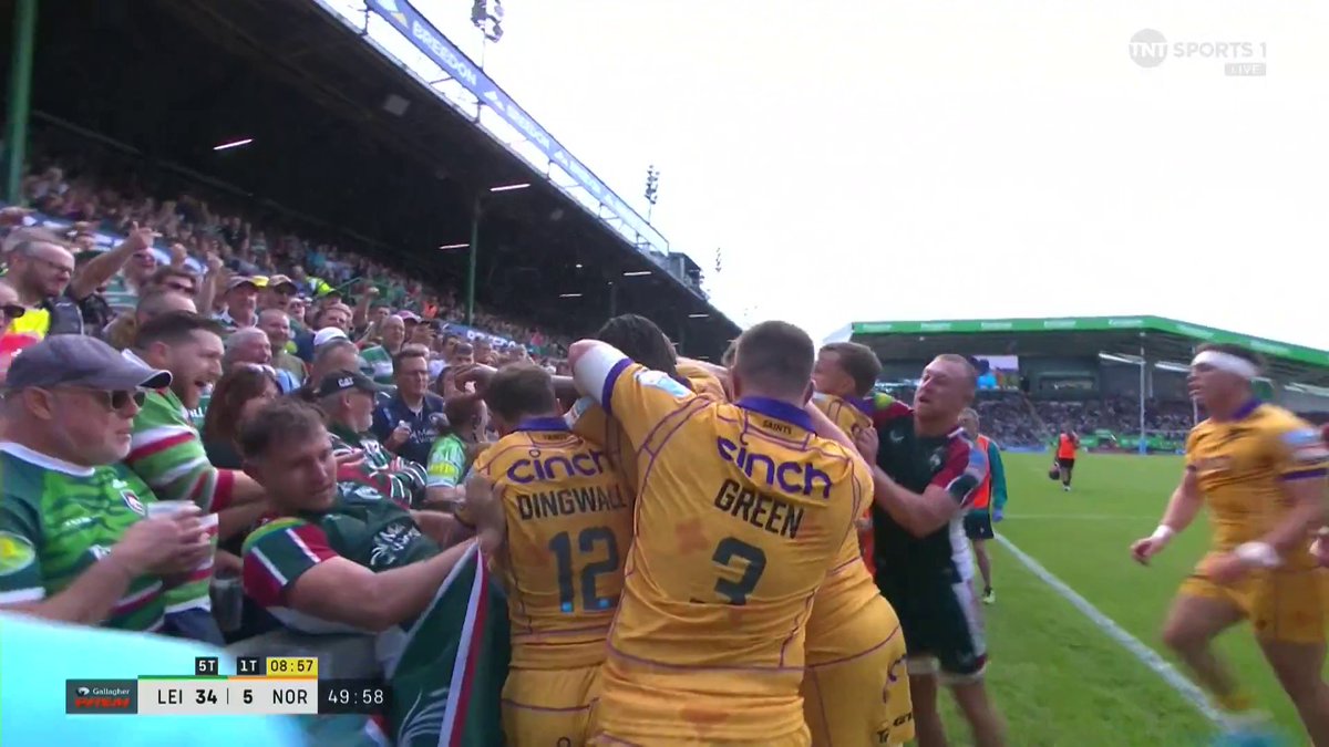 Joe Heyes 🟨 Craig Wright 🟨 Leicester Tigers and Northampton Saints 😇 come together after the hosts' latest try 💥😳 📺 Stream TNT Sports on HBO Max