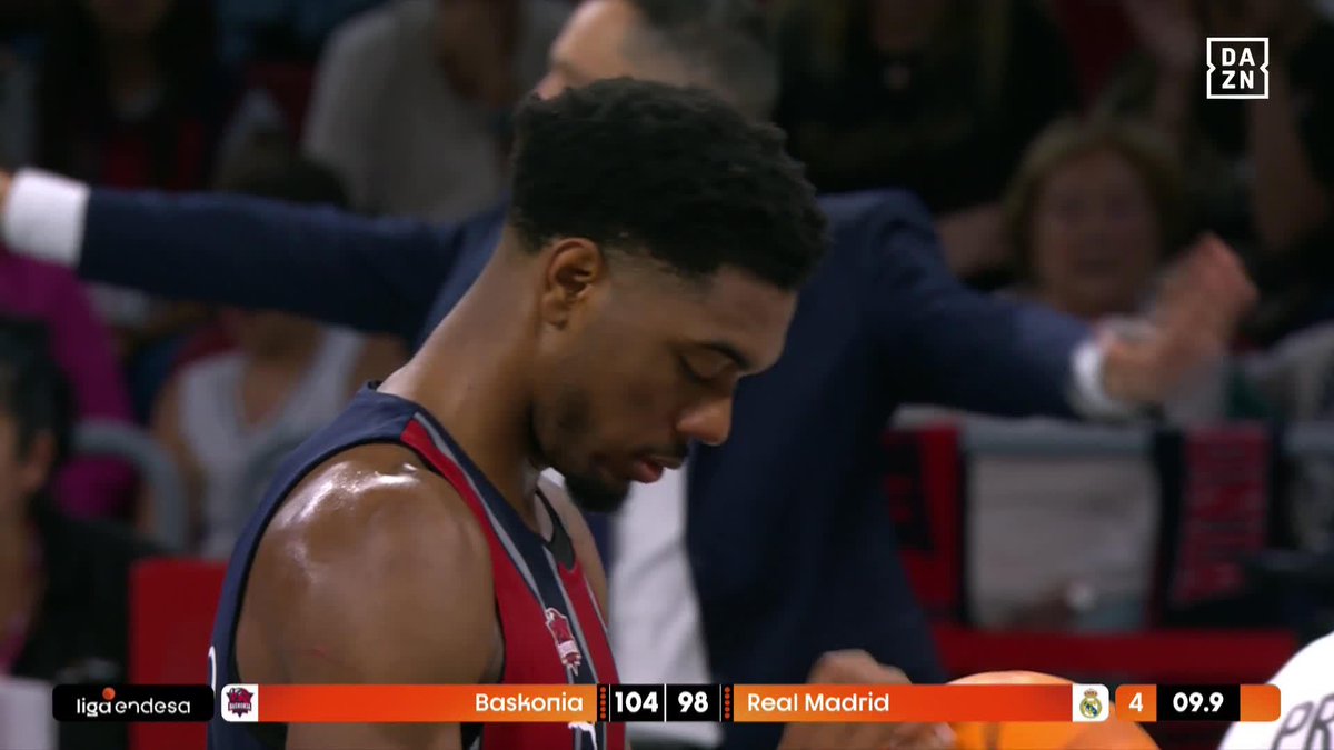 🟡🔵 Fenerbahçe Beko, Trent Forrest ile 2 yıllık sözleşme imzaladı. (Andrea Calzoni)