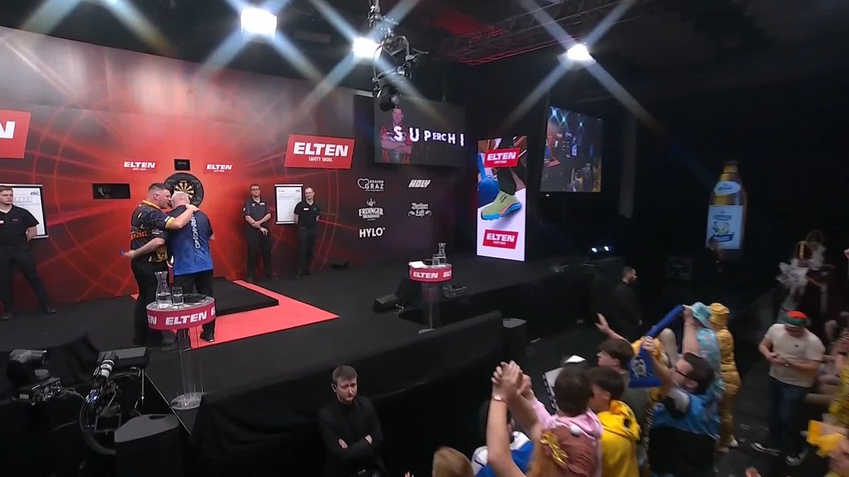 157 TO WIN IT! Daryl Gurney continues where we left off earlier on in the afternoon, as the Northern Irishman pins a brilliant 157 finish to beat Ian White 6-3! 📺 #ET6