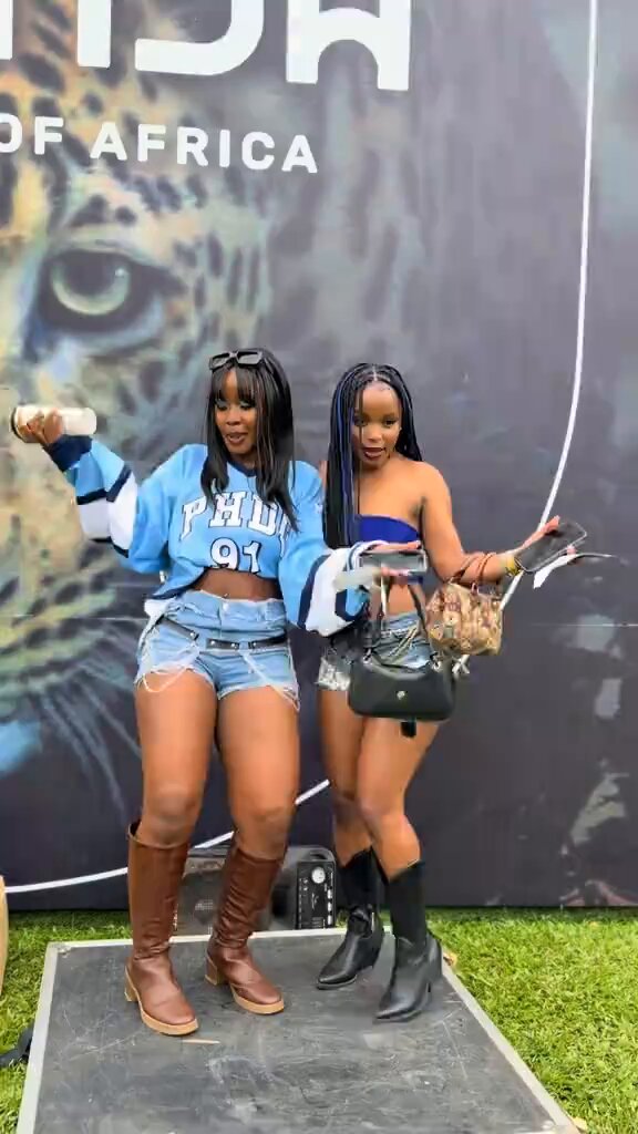 But where do such babes be during the day 😩 #SpiceInUganda
