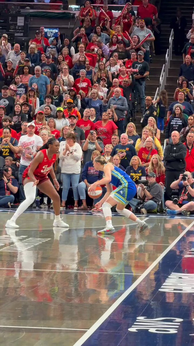 Patient Paige 💆‍♀️ Bueckers takes her time and beats the shot clock for her 20th point of the day DAL-IND | ABC | WNBA Tip-Off 2026 | CarMax