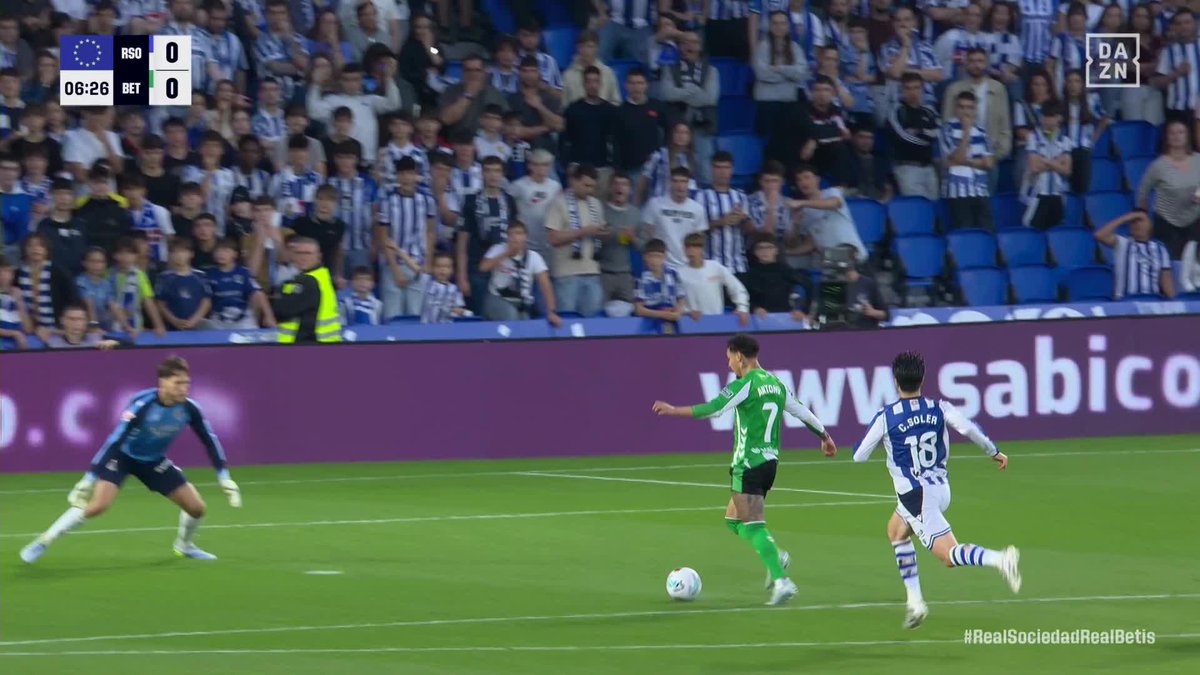 No se puede creer. La increíble ocasión de Antony 🤯🇧🇷 #LALIGAenDAZN ⚽