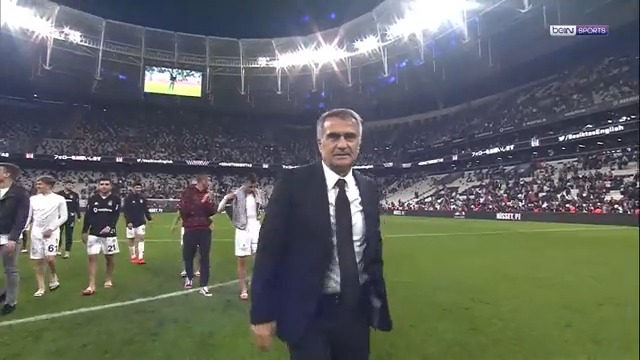 Birisi yorumcu Sergen Yalçın'a büyük hoca nasıl veda ettiğini göstersin