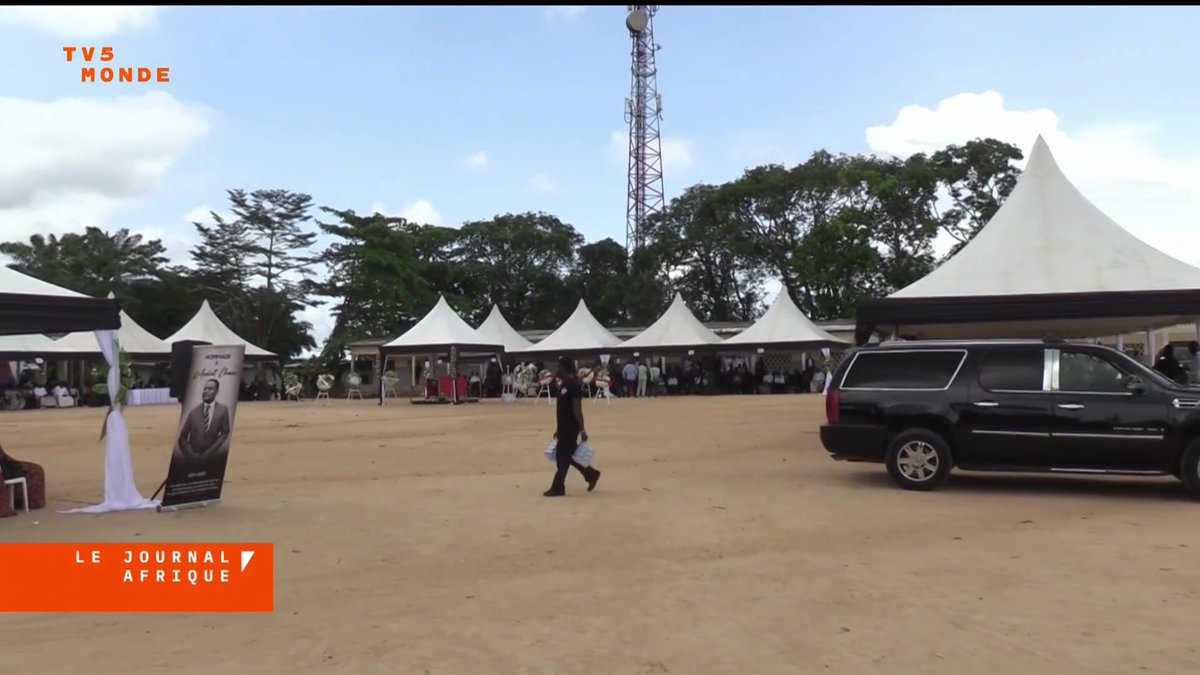 Anicet Ekane, figure historique de l'opposition camerounaise, a été inhumé ce samedi dans son village natal. Il avait été arrêté fin octobre 2025 après avoir soutenu un opposant à Paul Biya lors de la présidentielle. Il est mort en détention en décembre dernier.