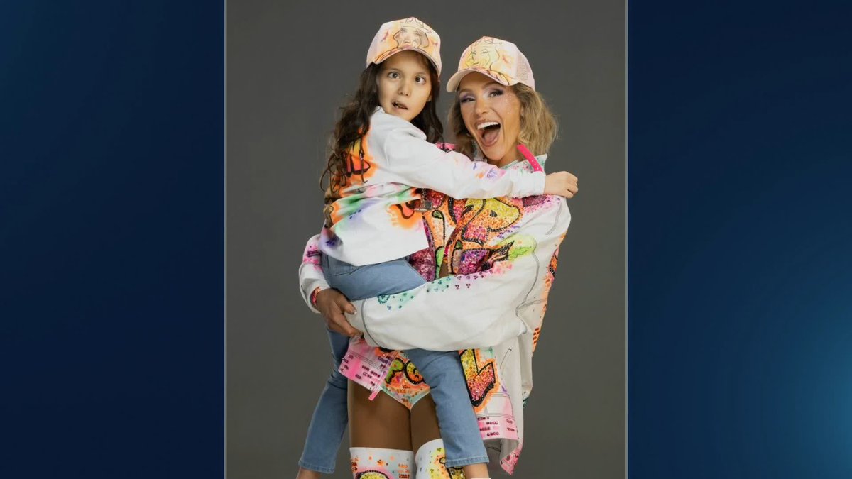 Scarlett made WrestleMania Weekend extra special for Charlotte Flair! 🫶 WWE Backlash streams TONIGHT at 6 ET/3 PT on the @ESPN App with ESPN Unlimited! Catch the second hour of Countdown to WWE Backlash and the first hour of WWE Backlash LIVE on ESPN2!