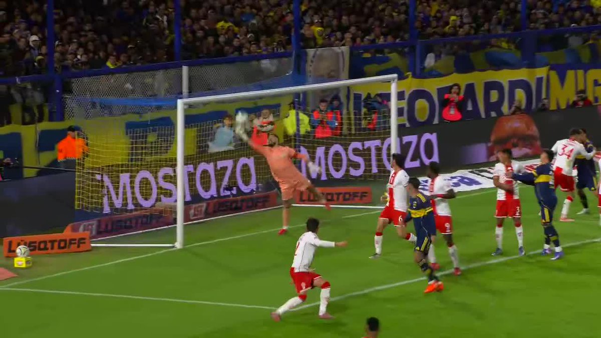 ¿LA TERCERA ES LA VENCIDA? ¡NO CON GALÍNDEZ! El arquero que será MUNDIALISTA con Ecuador, tuvo una impresionante reacción ante el cabezazo de Blondel, evitó el gol en contra y se le sigue negando el 1-1 a Boca en La Bombonera.