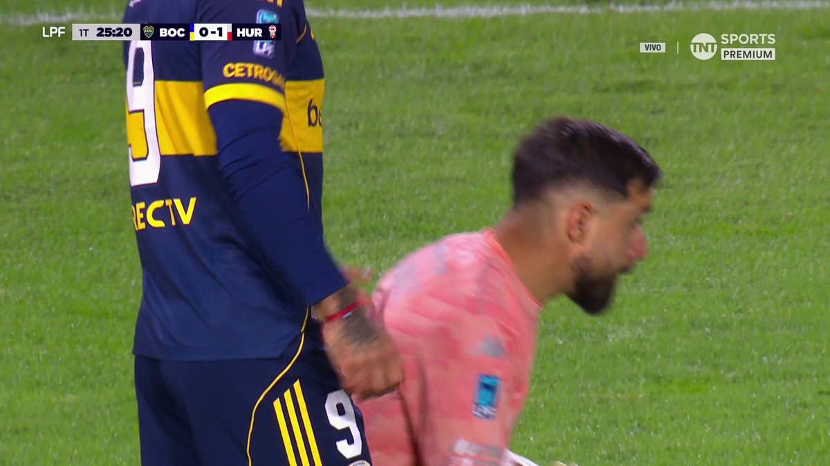 Regalamos un gol a los 5 minutos, se lesionó el nueve titular tirando un tijera y el arquero rival tuvo SEIS ATAJADAS en solamente el primer tiempo. Si lo damos vuelta es un milagro, la noche esta saladisima