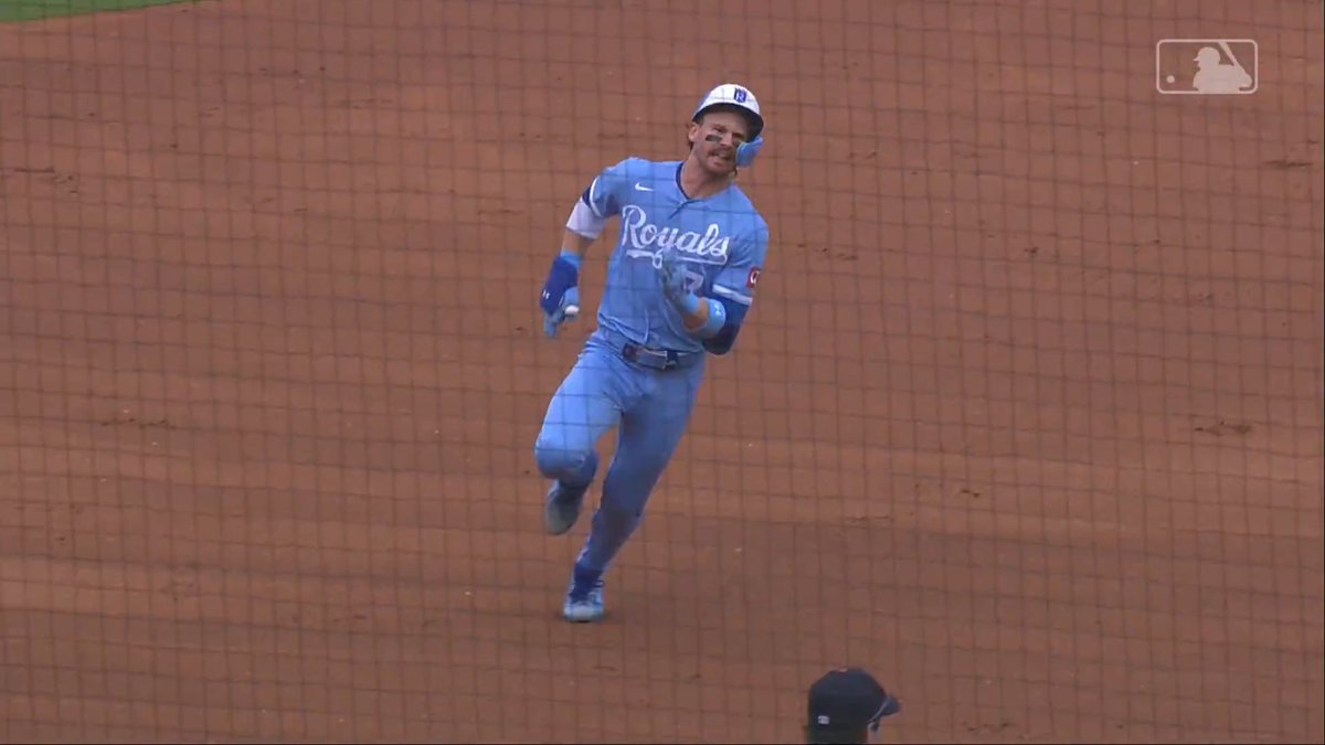 It's an absolute joy to watch Bobby Witt Jr. run the bases 😍