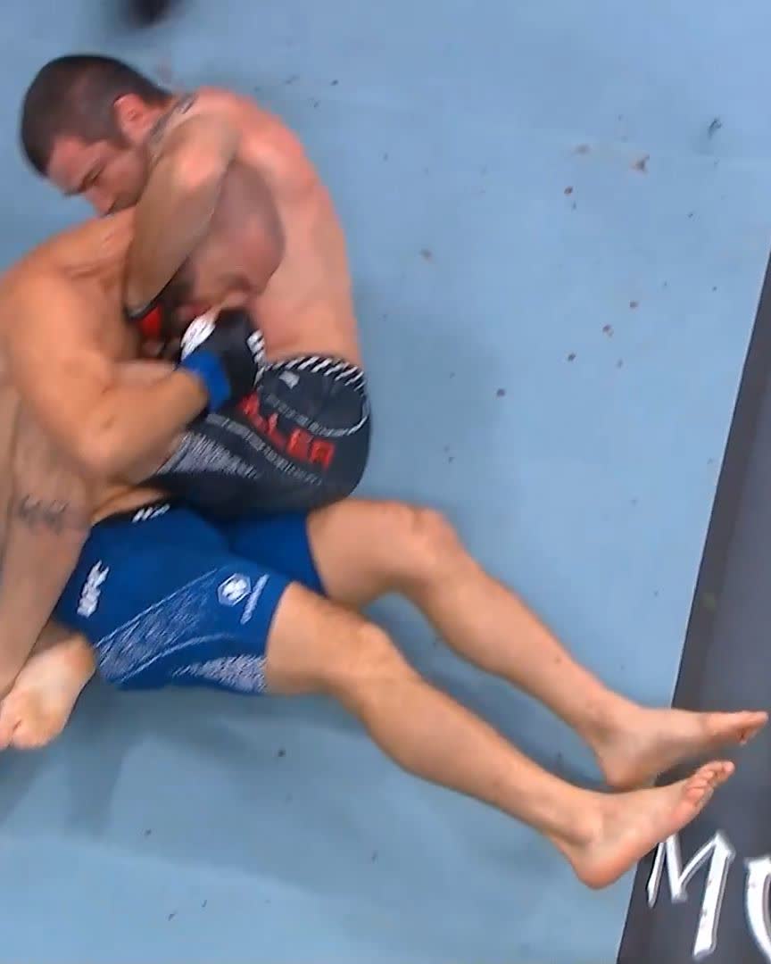 The New Jersey native 💪 Jim Miller earns the RNC victory at #UFC328! [ LIVE NOW on @ParamountPlus ]