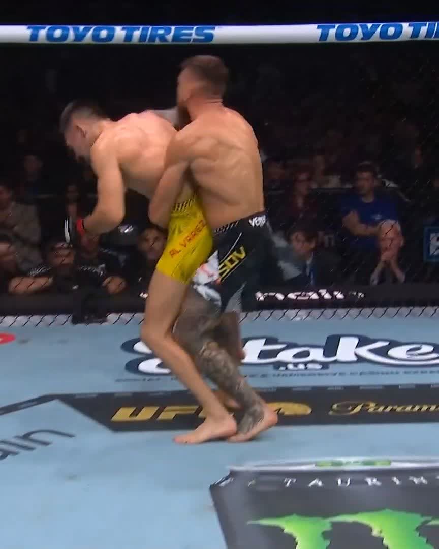 MADE A STATEMENT 😤 Yaroslav Amosov locks in the arm triangle for the RD2 win! [ #UFC328 | LIVE NOW on Paramount+ ]