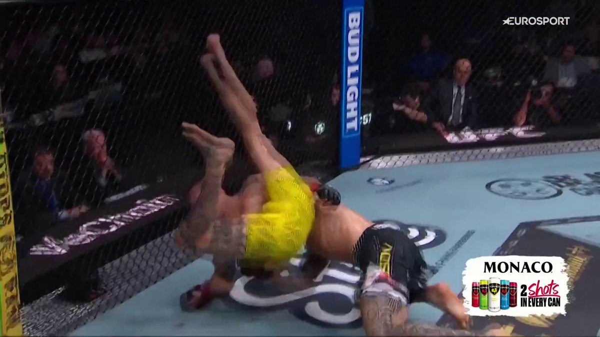 Caer está permitido, levantarse es obligatorio. 💔 Joel Álvarez pierde frente a Yaroslav Amosov, que ha dejado claro su nivel élite de grappling. #UFC328 #UFCHBOMax