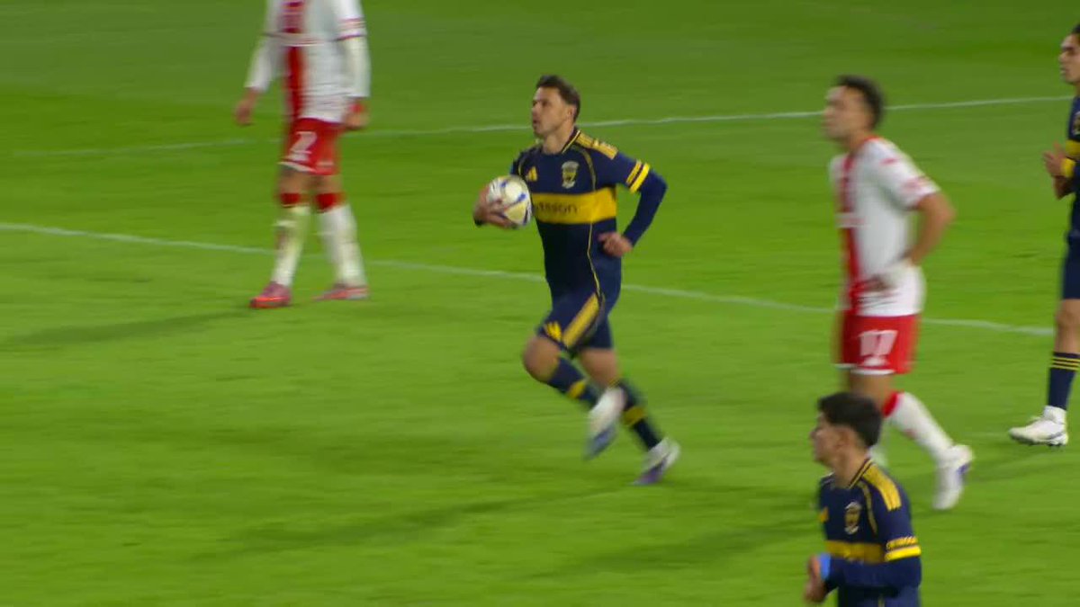 #ParaguayosPorElMundo ¡Goooooooooool paraguayo! 🇵🇾 Angel Romero descuenta para Boca Juniors, que pierde 3-2 ante CA Huracán en la Primera División de Argentina.
