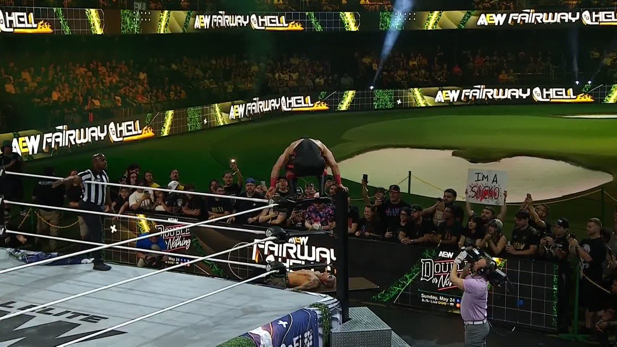 PAC TRIED TO HIT DARBY WITH A SHOOTING STAR PRESS THROUGH A TABLE AND HE ATE SHIT INSTEAD GOD DAMNNNNN #AEW #AEWCollision