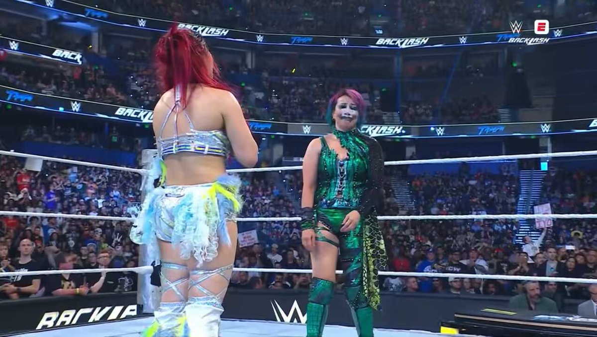 This was such a wholesome moment between Iyo and Asuka 🥹